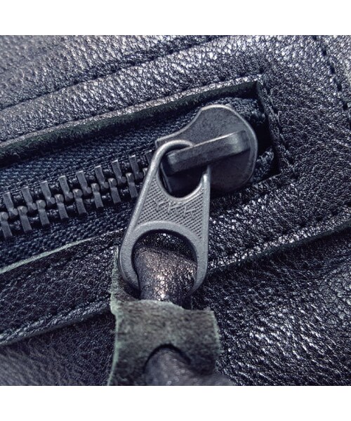 CALL&RESPONSE（コールアンドレスポンス）の「【日本製】レザーロールミニショルダーバッグ　/ 161-1674-03（ショルダーバッグ・メンズ・その他）」の5枚目の写真