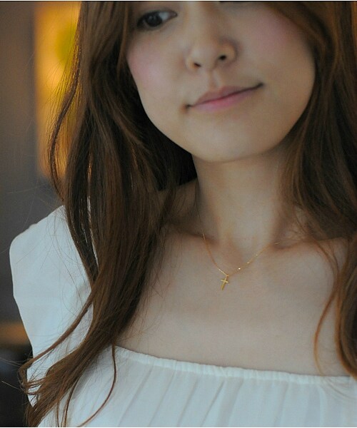 les desseins de DIEU(レデッサンドゥデュー)の「レ デッサン ドゥ デュー 690 ラメ クロス ネックレス(ネックレス・レディース・ゴールド・40cm)」の3枚目の写真