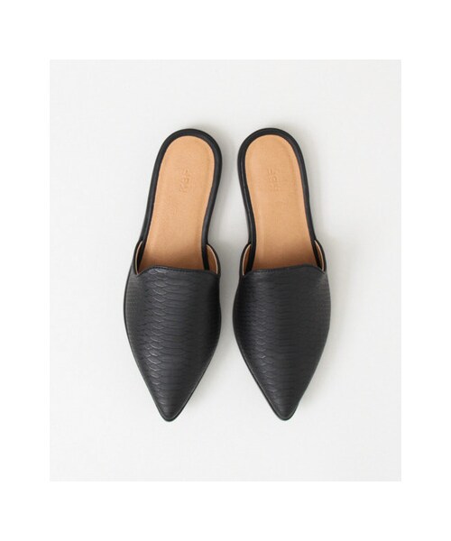 KBF（ケイビーエフ）の「パントゥフル（シューズ・レディース・IVORY/BLACK・36/37/38）」の5枚目の写真