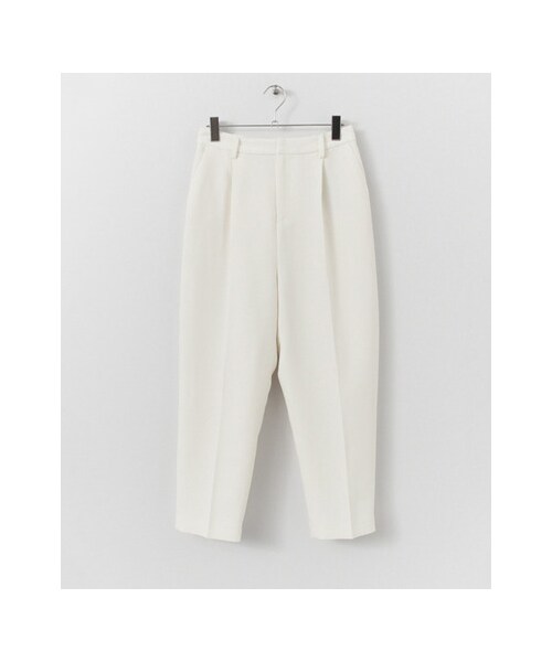 KBF(ケイビーエフ)の「KBF+ クロップドパンツ(パンツ・レディース・BLUE GRAY/BEIGE/OFF・one)」の2枚目の写真