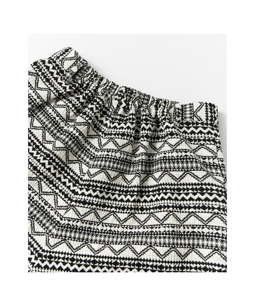 KBF（ケイビーエフ）の「KBF+ ジャガードショートパンツ（パンツ・レディース・BLACK/BEIGE・one）」の14枚目の写真