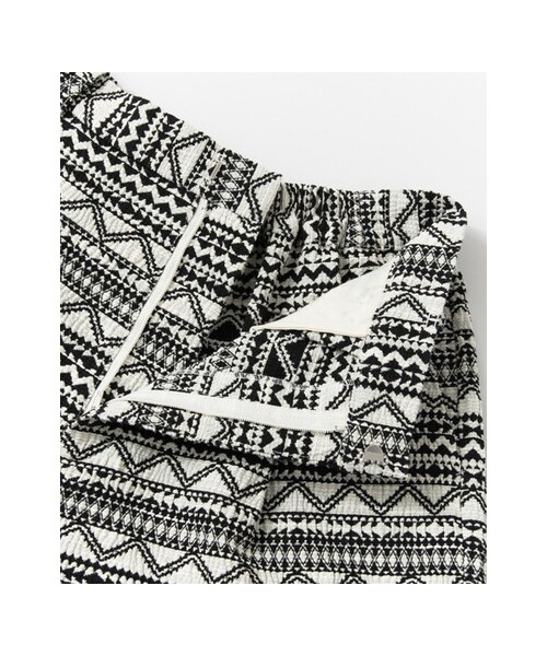 KBF（ケイビーエフ）の「KBF+ ジャガードショートパンツ（パンツ・レディース・BLACK/BEIGE・one）」の11枚目の写真