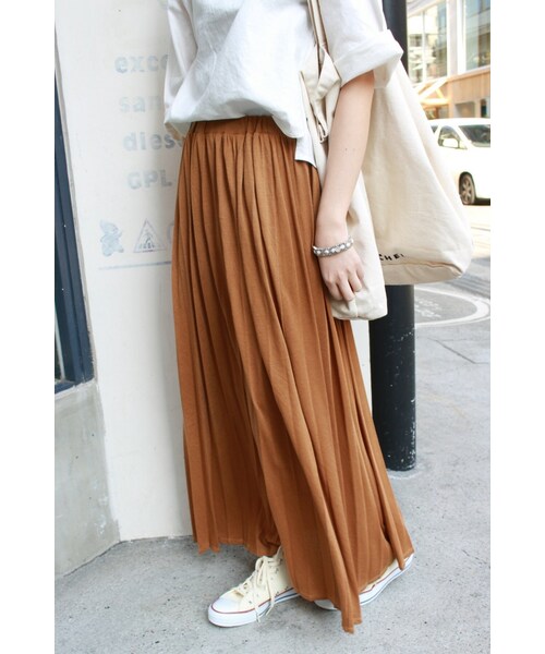 SLOBE IENA（スローブイエナ）の「《予約》カットプリーツマキシスカート◆（スカート・ナチュラル/キャメル/ネイビー/オールドブラウン・フリー）」の2枚目の写真