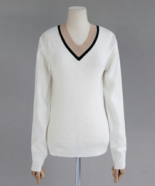 DHOLIC（ディーホリック）の「Vネックカラーポイントニットプルオーバー（ニット/セーター・レディース・ベージュ/アイボリー/ネイビー/ブラック/グレー・FREE）」の2枚目の写真
