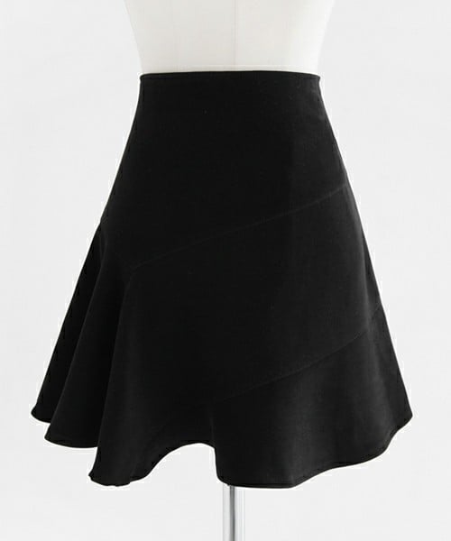 DHOLIC（ディーホリック）の「ユニークフレアヘムハイウエストミニ丈スカート（スカート・レディース・ディープスカイブルー/ブラック・S/M）」の2枚目の写真