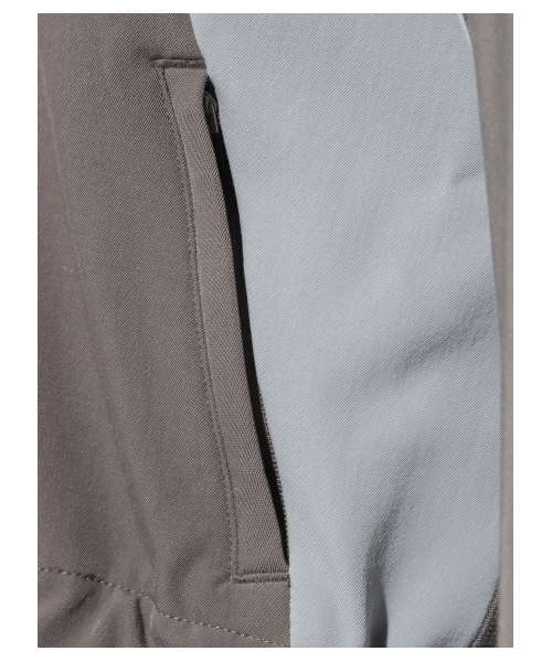 emmi（エミ）の「【emmi studio】ランニングパーカー（パーカー・レディース・BLU/RED/BLK・0/1）」の11枚目の写真