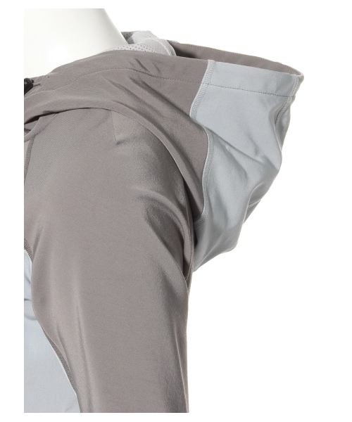 emmi（エミ）の「【emmi studio】ランニングパーカー（パーカー・レディース・BLU/RED/BLK・0/1）」の12枚目の写真