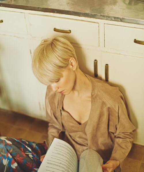 DRWCYS(ドロシーズ)の「スエードニュアンスジャケット(ノーカラージャケット・レディース・ベージュ/ピンク/ネイビー/ブルー・M)」の1枚目の写真