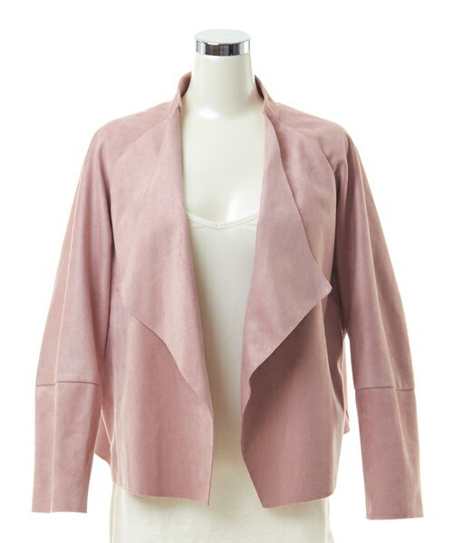 DRWCYS(ドロシーズ)の「スエードニュアンスジャケット(ノーカラージャケット・レディース・ベージュ/ピンク/ネイビー/ブルー・M)」の4枚目の写真