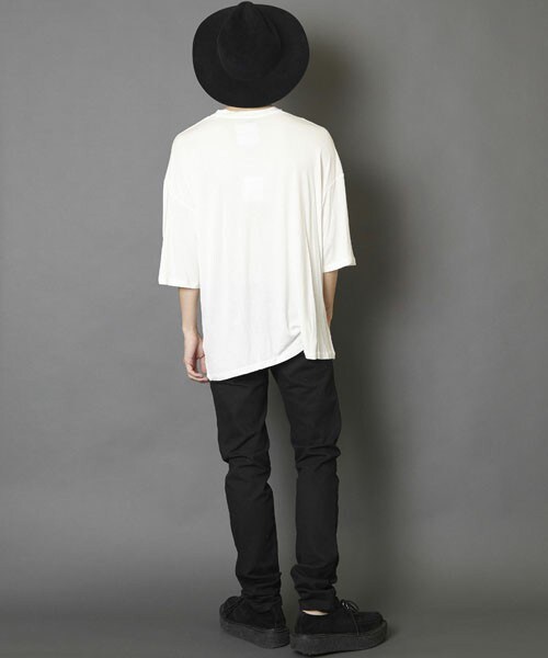 unrelaxing（アンリラクシング）の「ビッグシルエットドロップショルダーTシャツ　ビッグカットソー（Tシャツ/カットソー・メンズ・ホワイト/ブラック/グレー・SMALL/MEDIUM）」の13枚目の写真