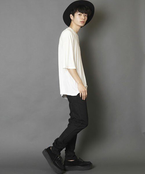 unrelaxing（アンリラクシング）の「ビッグシルエットドロップショルダーTシャツ　ビッグカットソー（Tシャツ/カットソー・メンズ・ホワイト/ブラック/グレー・SMALL/MEDIUM）」の12枚目の写真