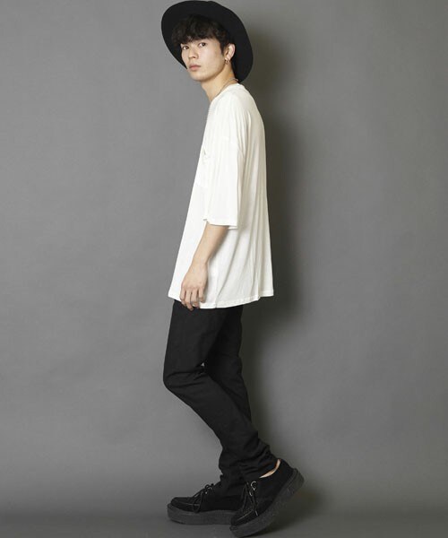 unrelaxing（アンリラクシング）の「ビッグシルエットドロップショルダーTシャツ　ビッグカットソー（Tシャツ/カットソー・メンズ・ホワイト/ブラック/グレー・SMALL/MEDIUM）」の14枚目の写真