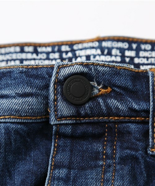MARCELO BURLON（マルセロ・バーロン）の「MARCELO BURLON SLIM FIT DENIM（デニムパンツ・メンズ・ダークブルー・29/30/28/31）」の6枚目の写真