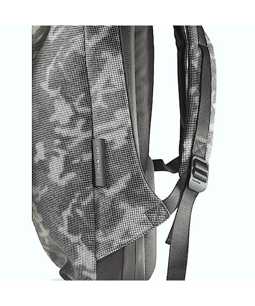 Cote&Ciel（コートエシエル）の「【28062】ISAR  ECO YARN - Stone Grey Crypsis (M size)  Cote&Ciel コートエシエル リュックサック（バックパック/リュック・メンズ・その他）」の6枚目の写真