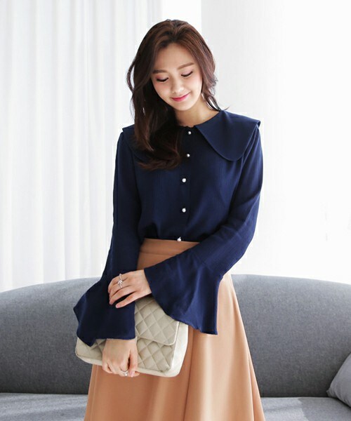 DHOLIC(ディーホリック)の「ビックカラーフレアカフスブラウス(シャツ/ブラウス・レディース・ネイビー/ホワイト・FREE)」の1枚目の写真