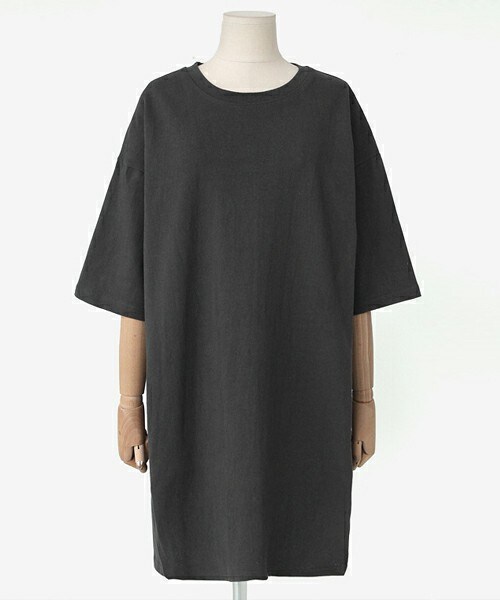 DHOLIC（ディーホリック）の「ボクシーフィットスリットTシャツ（Tシャツ/カットソー・レディース・ブラックグレー/カーキ/ベージュ/ホワイトアイボリー・FREE）」の4枚目の写真