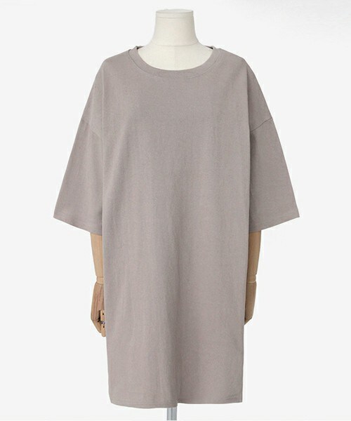 DHOLIC（ディーホリック）の「ボクシーフィットスリットTシャツ（Tシャツ/カットソー・レディース・ブラックグレー/カーキ/ベージュ/ホワイトアイボリー・FREE）」の3枚目の写真