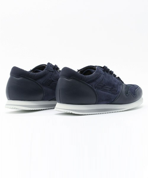 MEN'S BIGI(メンズビギ)の「【REPRODUCTION OF FOUND】 レザースニーカー(ハンドメイド)/ブリティッシュトレーナー(スニーカー・メンズ・ホワイト/ネイビー・SMALL/MEDIUM/LARGE)」の5枚目の写真