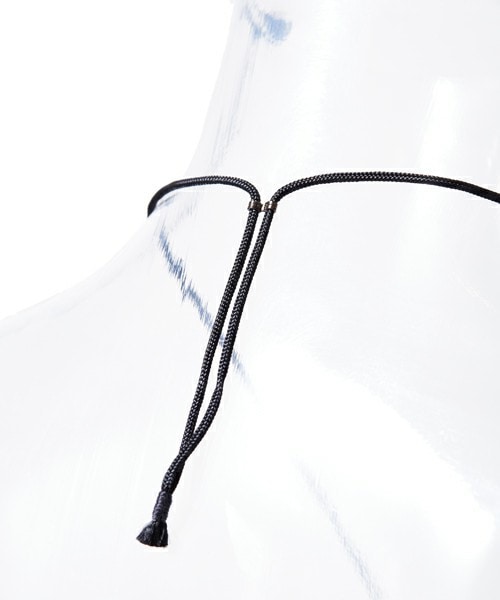 TOGA PULLA（トーガ　プルラ）の「TOGA PULLA プリントトライアングルネックレス（ネックレス・レディース・ホワイト/ブラック/ネイビー/イエロー・FREE）」の9枚目の写真