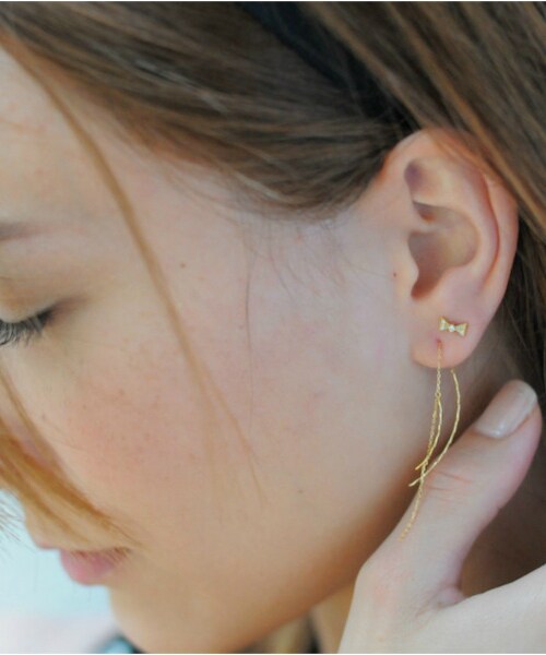 pinacoteca（ピナコテーカ）の「ピナコテーカ 588 ダイヤモンド リボン スタッド ピアス（ピアス（両耳用）・レディース・ゴールド・Free）」の2枚目の写真