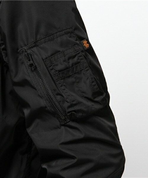 Alpha Industries（アルファインダストリーズ）の「ALPHA INDUSTRIES MA-1（ブルゾン・メンズ・ブラック/オリーブ・M/L）」の8枚目の写真