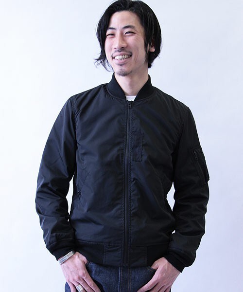 Alpha Industries（アルファインダストリーズ）の「ALPHA INDUSTRIES MA-1（ブルゾン・メンズ・ブラック/オリーブ・M/L）」の2枚目の写真