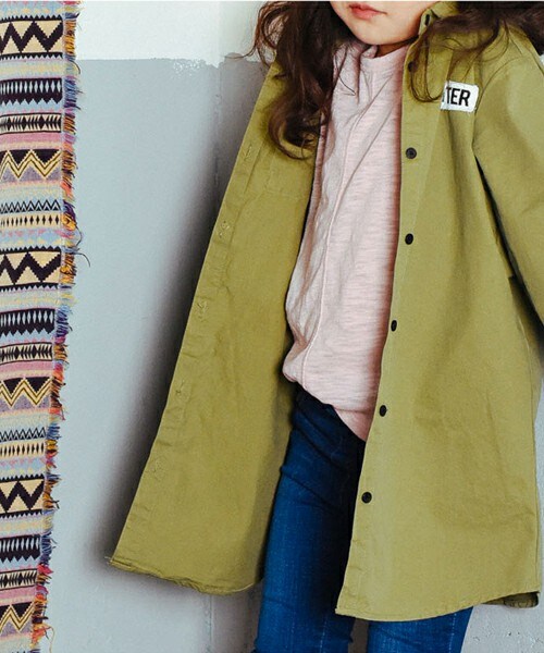 I LOVE J(アイラブジェイ)の「フラッターシャツワンピース&アウター(ミリタリージャケット・キッズ・カーキ/ピンク・100cm~150cm)」の3枚目の写真