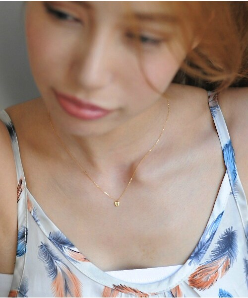 les desseins de DIEU（レデッサンドゥデュー）の「レ デッサン ドゥ デュー 407 フレーム イニシャル ネックレス（ネックレス・レディース・ゴールド・40cm）」の3枚目の写真