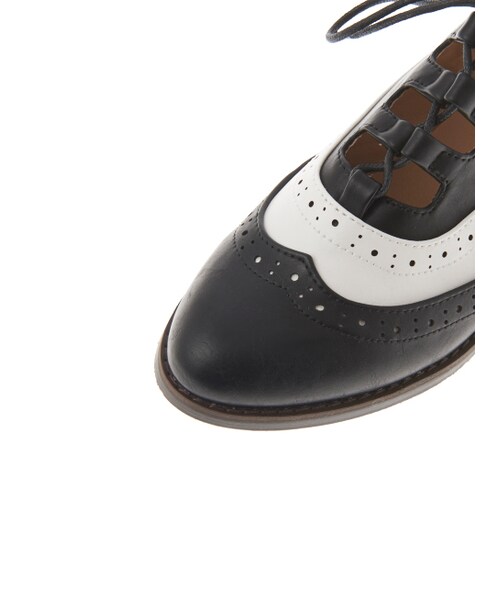 w closet（ダブルクローゼット）の「ギリーポインテッドシューズ（シューズ・レディース・ブラック/キナリ/ミックス・M/L）」の7枚目の写真