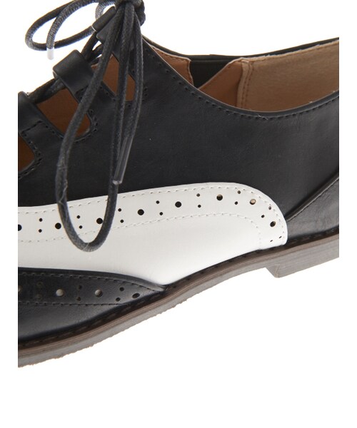 w closet（ダブルクローゼット）の「ギリーポインテッドシューズ（シューズ・レディース・ブラック/キナリ/ミックス・M/L）」の6枚目の写真