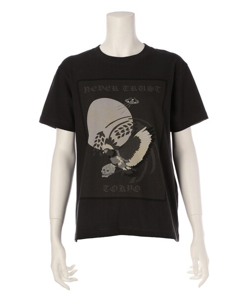 NAKID by G.V.G.V.(ネイキッドバイジーブイジーブイ)の「NEVER TRUST-TEE(トップス・WHITE/BLACK/PINK/NAVY・S/L)」の2枚目の写真