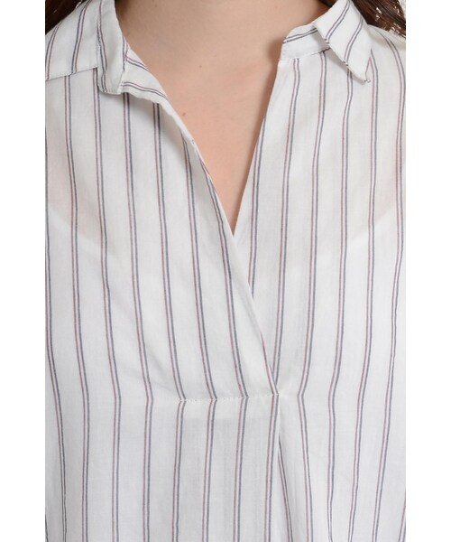LOSICARIE(ロシカリエ)の「ストライプシャツ(トップス・レディース・柄物オフホワイト/柄物ネイビー・M)」の5枚目の写真