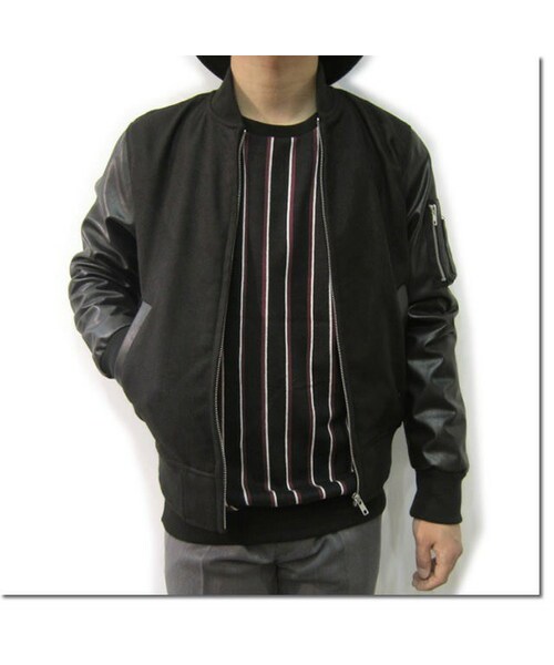Cuirs（キュイー）の「フェイクレザー袖切り替えMA-1ジャケット（ミリタリージャケット・メンズ・ネイビー/ブラック/カーキ・L）」の2枚目の写真
