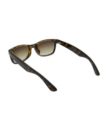 Ray-Ban（レイバン）の「レイバン NEW WAYFARER RB2132F-710/51