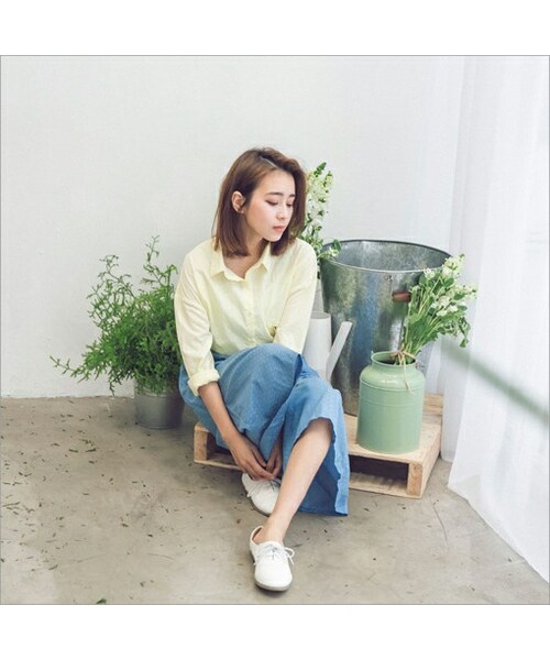 QUEEN SHOP（クイーンショップ）の「寬版剪裁帶出妳的自在率性俐落拼接加強穿搭層次感多種色彩提供選擇還有本季最夯的粉彩色調開襟作外搭 或著單穿配上男友褲都是休閒時尚的好選擇喔!（トップス・レディース・白/粉/黃/綠/深藍/淺藍・F）」の6枚目の写真