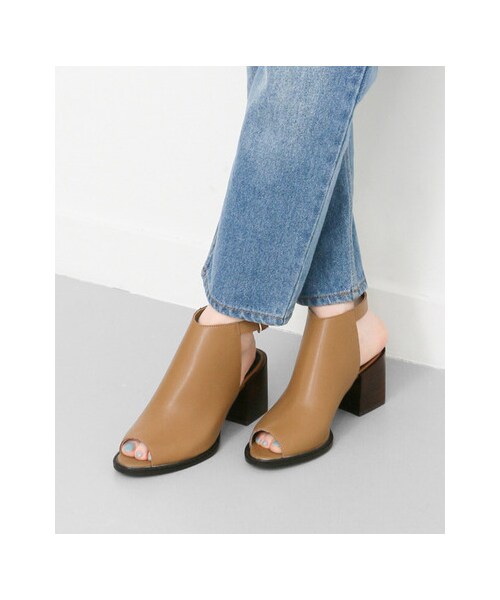 KBF(ケイビーエフ)の「スクエアヒールサンダル(シューズ・レディース・BLACK/CAMEL・36/37/38)」の3枚目の写真