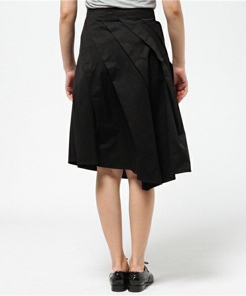 gomme(ゴム)の「タックスカート(スカート・レディース・ブラック/チャコールグレー・MEDIUM)」の6枚目の写真