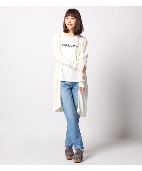 PAGEBOY(ページボーイ)の「カットオフデニムテーパードパンツ(パンツ・レディース・オフホワイト/ブルー・S/M)」の3枚目の写真