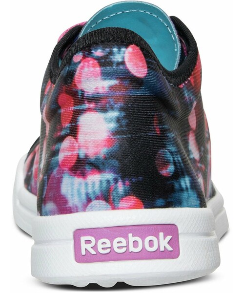 Reebok(リーボック)の「Reebok Women's Skyscape Runaround Print Walking Sneakers from Finish Line(スニーカー・レディース・Black・8/9/9.5/11)」の3枚目の写真