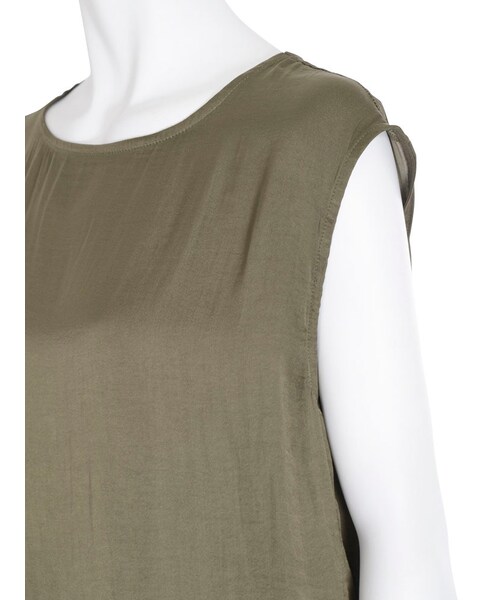 Ungrid（アングリッド）の「ヴィンテージサテンノースリトップス（トップス・レディース・アイボリー/ブラック/カーキ・F）」の12枚目の写真