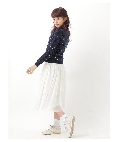 earth music&ecology（アースミュージックアンドエコロジー）の「【スキスカ!】チュールミモレスカート（スカート・ホワイト/ライトグレー/ネイビー・F）」の5枚目の写真