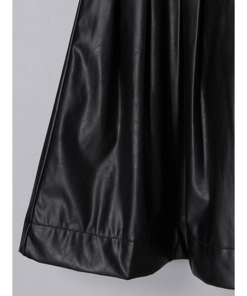 E hyphen world gallery Bon Bon（イーハイフンワールドギャラリーボンボン）の「PUタックワンピース（ワンピース/ドレス・ホワイト/ブラック・S/M）」の8枚目の写真