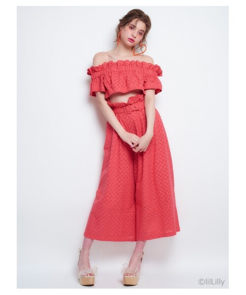 lilLilly（リルリリー）の「コットンレースオフショルブラウス（トップス・レディース・WHITE/BEIGE/RED・FREE）」の3枚目の写真