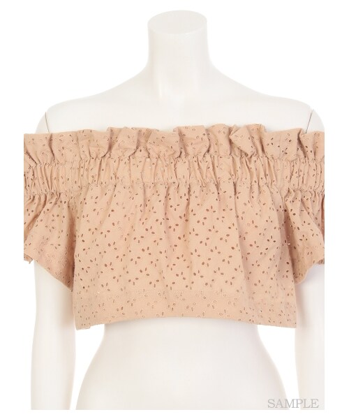 lilLilly（リルリリー）の「コットンレースオフショルブラウス（トップス・レディース・WHITE/BEIGE/RED・FREE）」の7枚目の写真