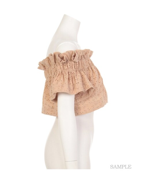 lilLilly（リルリリー）の「コットンレースオフショルブラウス（トップス・レディース・WHITE/BEIGE/RED・FREE）」の6枚目の写真