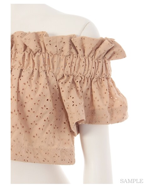 lilLilly（リルリリー）の「コットンレースオフショルブラウス（トップス・レディース・WHITE/BEIGE/RED・FREE）」の8枚目の写真