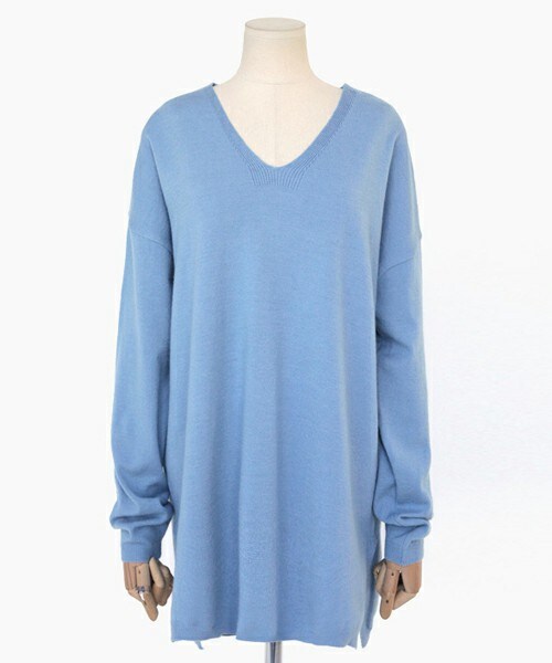 DHOLIC（ディーホリック）の「Vネックサイドスリットニットプルオーバー（ニット/セーター・レディース・ピンク/ホワイトアイボリー/ブラック/ディープスカイブルー・ＦＲＥＥ）」の4枚目の写真