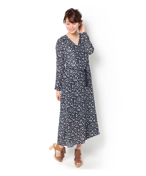 laboratory work（ラボラトリーワーク）の「紐ベルト付き小花柄マキシワンピース（ワンピース/ドレス・レディース・ブラック系/ネイビー系・M）」の2枚目の写真