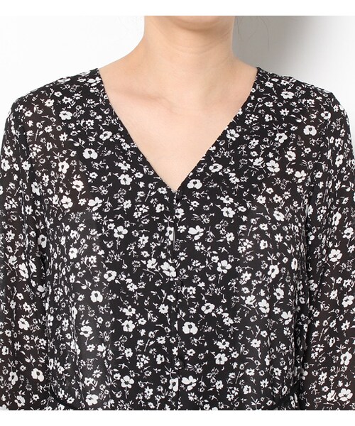 laboratory work（ラボラトリーワーク）の「紐ベルト付き小花柄マキシワンピース（ワンピース/ドレス・レディース・ブラック系/ネイビー系・M）」の6枚目の写真