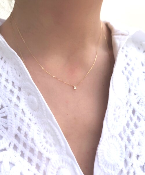 pinacoteca（ピナコテーカ）の「ピナコテーカ 544 プリンセスカット 風 ダイヤモンド ネックレス（ネックレス・レディース・ゴールド・40cm）」の3枚目の写真